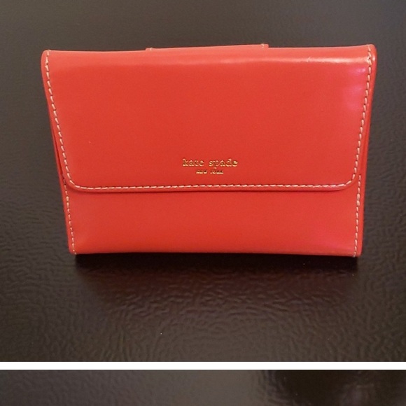 MYSTERY DESIGNER or LUXE BAG More You Bid the More You Get! Value $99-$1600🤩 - Picture 12 of 14